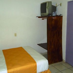 Habitación Económica con 2 Camas Individuales